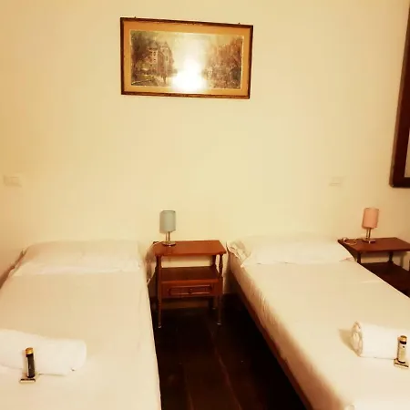 Casa Di Adel Guest house
